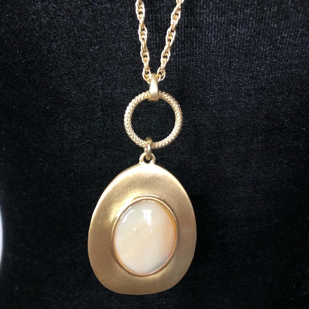 🎁Lucky Brand Brushed Gold Reversible Penda…
